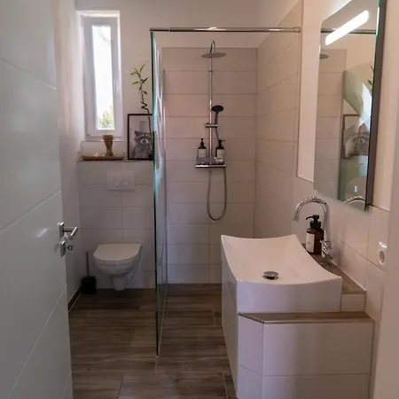Soul By Interior Apartments - Familienapp Fuer 4 Personen - Nahe Ice-Bahnhof, Unesco-Bergpark - Parkplatzmoeglichkeit - Ebk, Kinderfreundlich, Chic & Komfort - Gratis Wlan & Kinderspielzeug Apartman